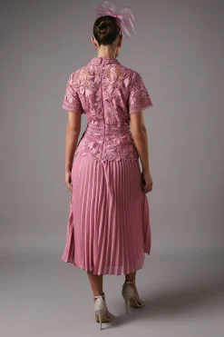Robe Plissée à Haut en Dentelle