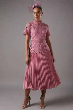 Robe Plissée à Haut en Dentelle