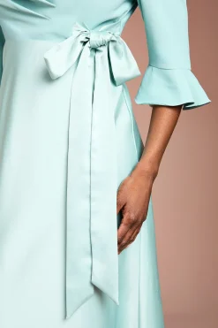 Robe Portefeuille en Crêpe Satiné à Manches Volantées