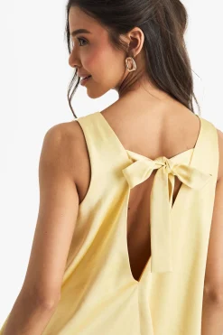 Robe portefeuille en satin texturé à encolure échancrée et dos noué