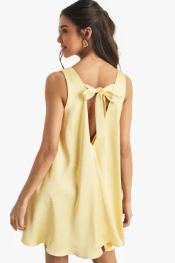 Robe portefeuille en satin texturé à encolure échancrée et dos noué