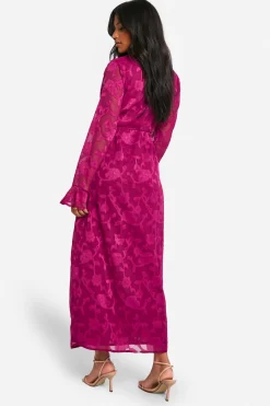 Robe portefeuille à volants florale en tissu burnout longue