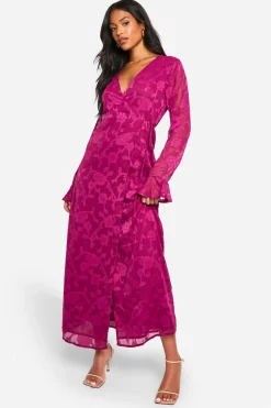 Robe portefeuille à volants florale en tissu burnout longue
