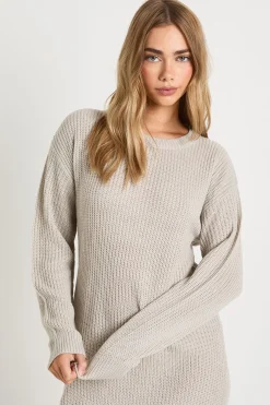 Robe pull à col rond