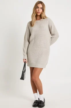 Robe pull à col rond