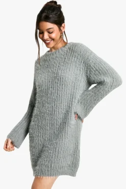 Robe pull douce à col ras du cou