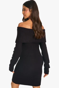 Robe pull en maille douce à col oversize et épaules dénudées