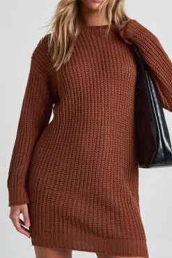 Robe pull mini à col rond