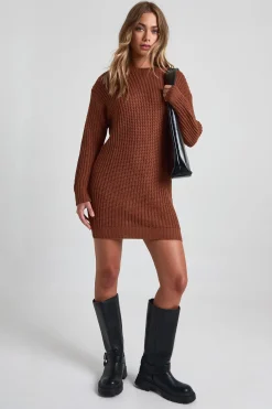 Robe pull mini à col rond