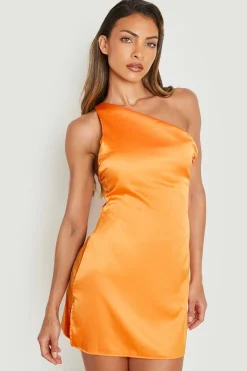 Robe satinée à une épaule, dos nu, mini