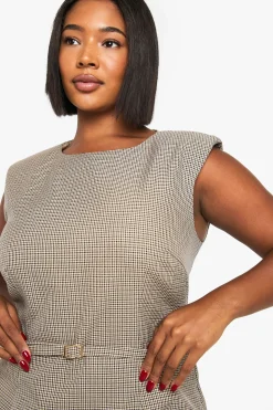 Robe shift à épaulettes et détails de ceinture Plus