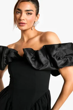 boohoo Robe Skater Bardot Structurée en Taffetas Extrême à Volants<Femme Robes Patineuses|Robes