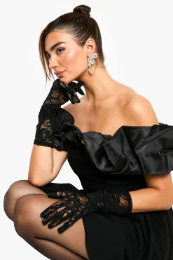 boohoo Robe Skater Bardot Structurée en Taffetas Extrême à Volants<Femme Robes Patineuses|Robes