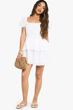 Robe skater en broderie anglaise à manches bouffantes