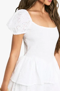 Robe skater en broderie anglaise à manches bouffantes