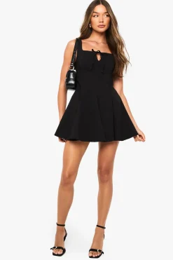 Robe skater à encolure en cœur en bengaline