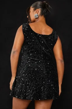boohoo Robe skater grande taille à col carré<Femme Robes Patineuses|Robes