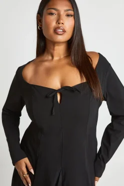 boohoo Robe skater grande taille à décolleté en cœur et à godets<Femme Robes Patineuses|Robes À Manches Longues