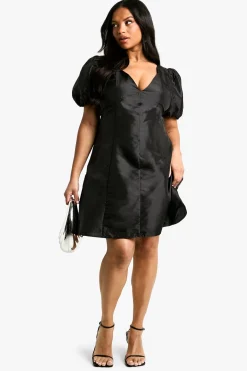 Robe skater grande taille en tissage avec détails plissés et manches bouffantes