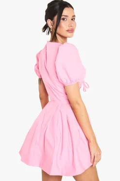 Robe skater longue avec détails de corset, manches bouffantes et style laitière