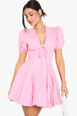 Robe skater longue avec détails de corset, manches bouffantes et style laitière