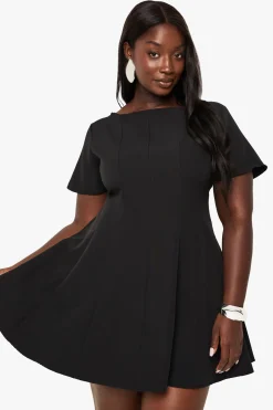 ROBE SKATER À MANCHES COURTES PANNELÉE POUR GRANDES TAILLES