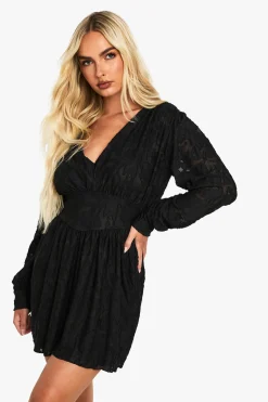 Robe skater à manches longues en burnout floral