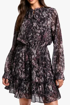 boohoo Robe Skater à Manches Longues en Mousseline Imprimé synthétique<Femme Robes Patineuses|Robes À Manches Longues