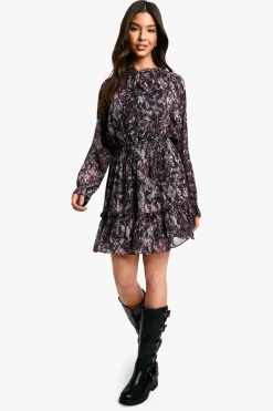 boohoo Robe Skater à Manches Longues en Mousseline Imprimé synthétique<Femme Robes Patineuses|Robes À Manches Longues