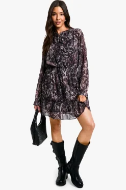 boohoo Robe Skater à Manches Longues en Mousseline Imprimé synthétique<Femme Robes Patineuses|Robes À Manches Longues