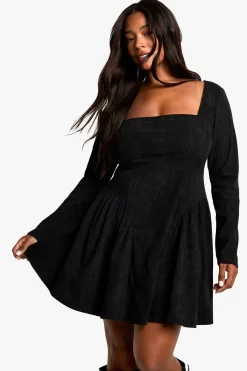 boohoo Robe skater milkmaid en velours côtelé grande taille<Femme Robes Patineuses|Robes À Manches Longues