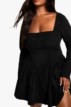 boohoo Robe skater milkmaid en velours côtelé grande taille<Femme Robes Patineuses|Robes À Manches Longues
