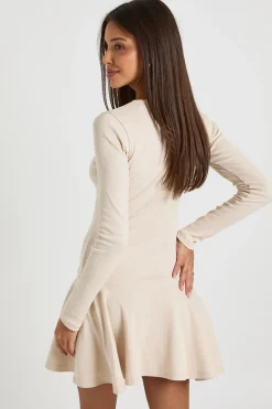 boohoo Robe skater à ourlet tombant côtelé<Femme Robes Patineuses|Robes À Manches Longues