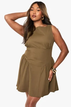 boohoo robe skater sans manches grande taille sur mesure<Femme Robes Patineuses|Robes