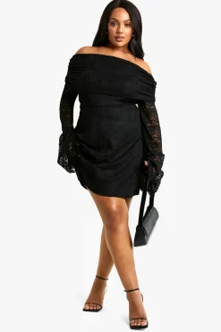 boohoo Robe skater évasée en dentelle grande taille à épaules dénudées<Femme Satin Et Dentelle|Robes Patineuses