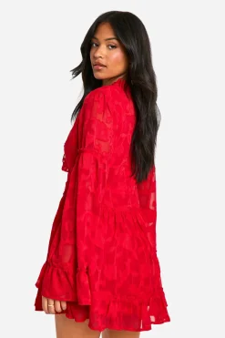 Robe skater à volants floral en tissu burnout pour grande taille