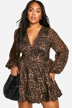 Robe skateur grande taille Milkmaid en tissu tissé, imprimé léopard avec ourlet bubblé