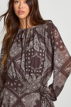 Robe skateur plissée en maille à imprimé cachemire