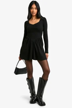 boohoo Robe smock côtelée à ourlet tombant<Femme Robes Courtes|Robes À Manches Longues