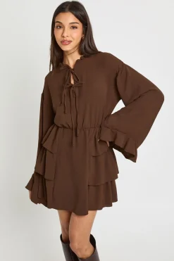 boohoo Robe Smock à Détail de Volants Martelés<Femme Looks Chocolat|Robes Babydoll