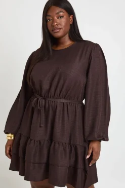 boohoo Robe Smockée Grande Taille À Manches Bouffantes<Femme Looks Chocolat|Robes À Manches Longues