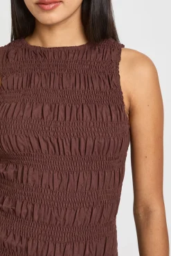 Robe smock à encolure racer froncée