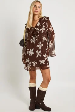 boohoo Robe Smock En Mousseline À Volants Fleuris<Femme Robes Courtes|Robes À Manches Longues