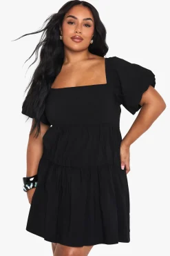 boohoo Robe Smockée Étagée À Manches Bouffantes Extrêmes Plus<Femme Robes Courtes|Robes