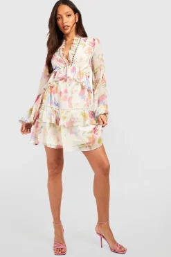 Robe Smock Grande Taille À Volants Étagés En Crochet Et Imprimé Floral Flou