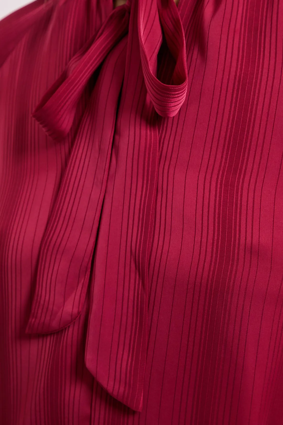 Dorothy Perkins Robe Smock Étagée en Satin Dévoré avec Col Noué<Femme Robes Mi-Longues|Satin Et Dentelle