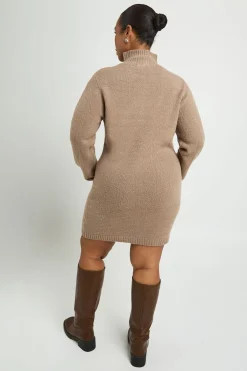 boohoo Robe Synthétiquell Mini Tricotée Grande Taille Col Montant Avec Détail De Couture<Femme Robes À Manches Longues|Robes