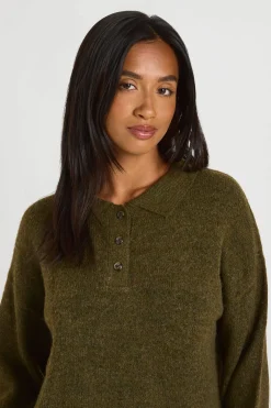 Robe Synthétiquell Tricotée Oversize À Col Et Boutons Petite Taille