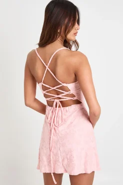 boohoo Robe Trapèze À Motif Floral Dévoré Avec Détail Dos Lacé<Femme Satin Et Dentelle|Robes Patineuses