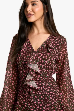 boohoo Robe trapèze à volants imprimé fleuri Ditsy<Femme Looks Chocolat|Robes À Manches Longues